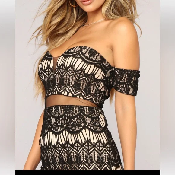 Fashion Nova Emilie black off the shoulder lace dress NWT - size M - Picture 2 of 8